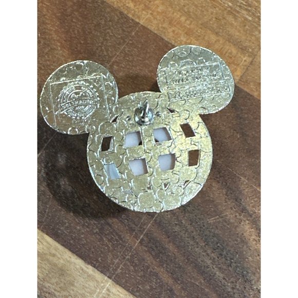 Epcot World Showcase Disney Pin Mickey Trading Pin Authentic Ears Lattice Canada - Picture 3 of 4